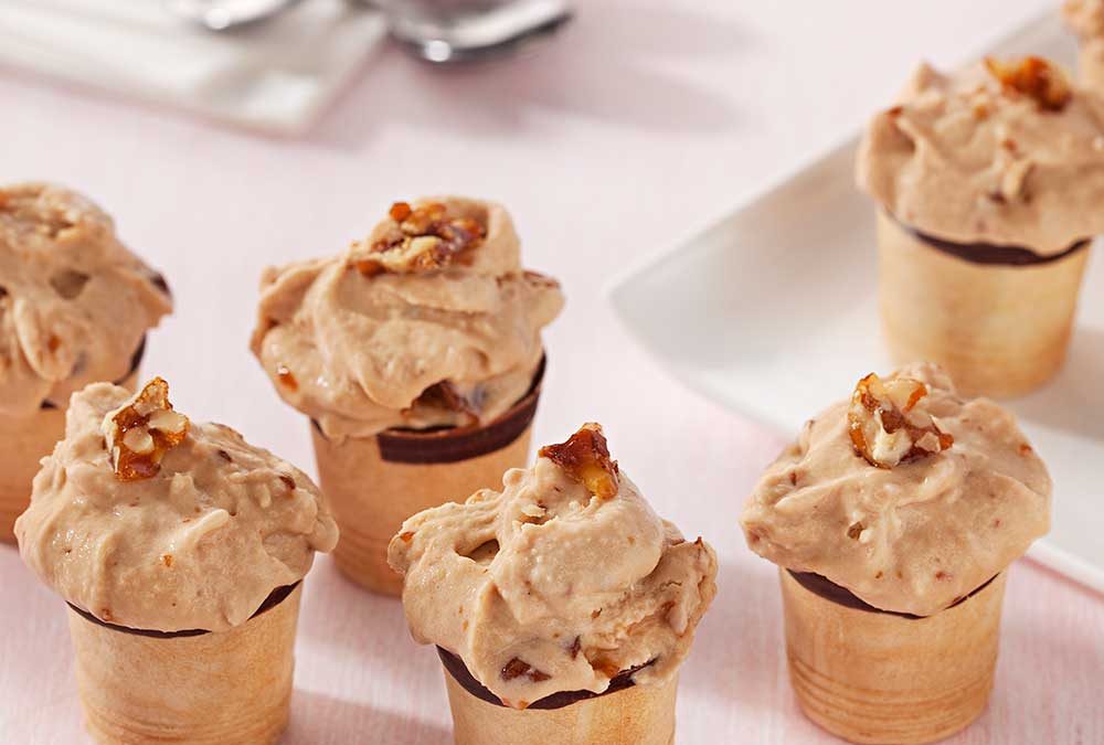 HELADO DE MANJAR CON PRALINE DE NUECES